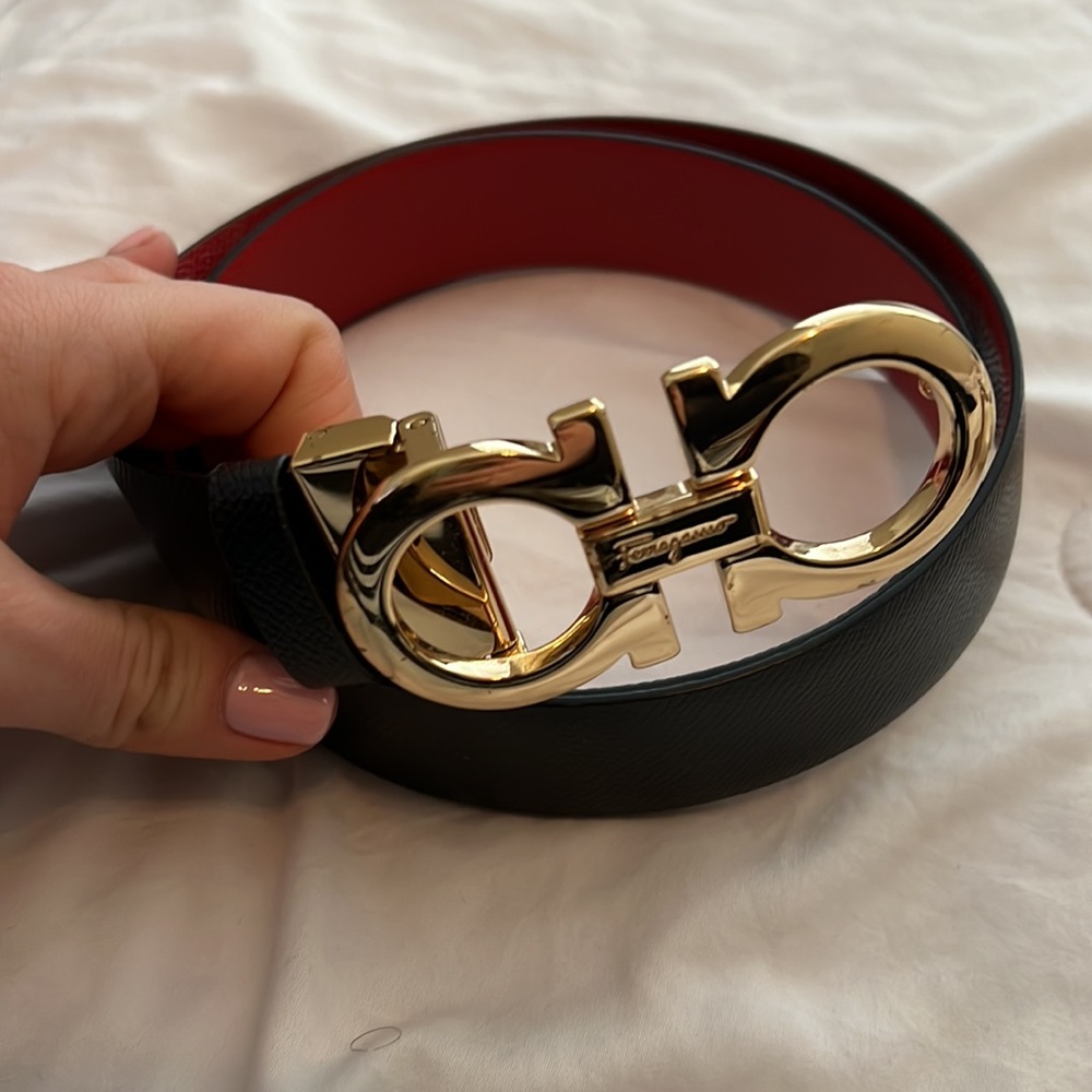 Leather original Ferragamo belt versatile to switch to red or black with a clip